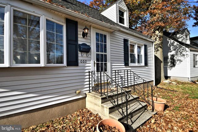 660 OSBORNE AVE, Morrisville, PA 19067