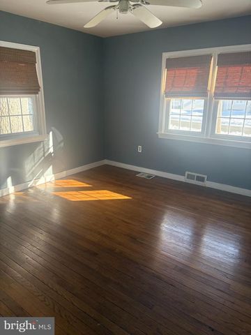 660 OSBORNE AVE, Morrisville, PA 19067