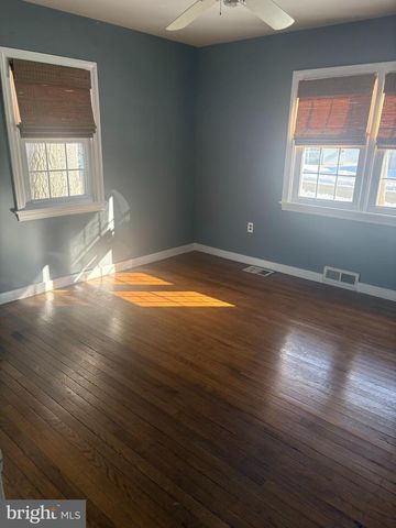 660 OSBORNE AVE, Morrisville, PA 19067