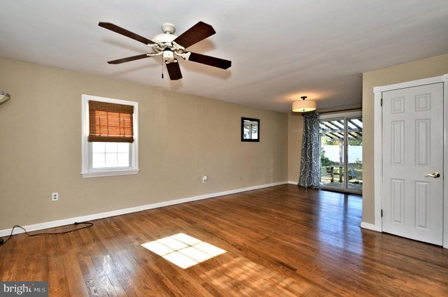 660 OSBORNE AVE, Morrisville, PA 19067