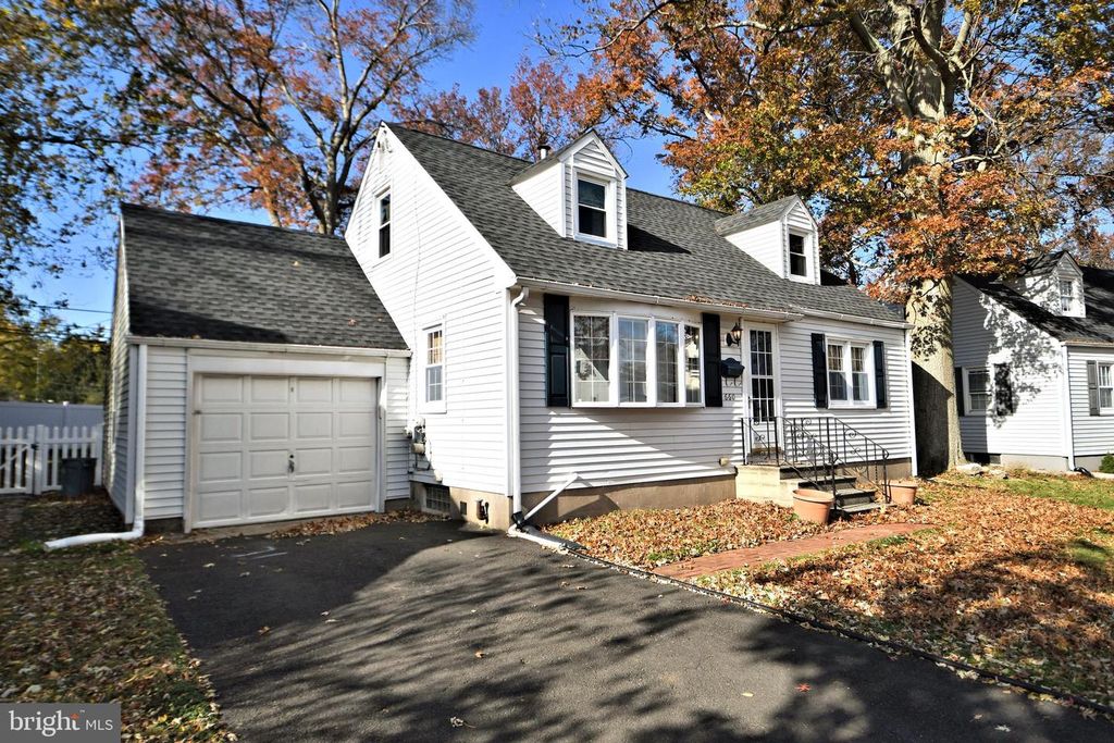 660 OSBORNE AVE, Morrisville, PA 19067