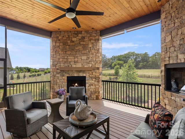 363 Samuel Drive, Mills River, NC 28759