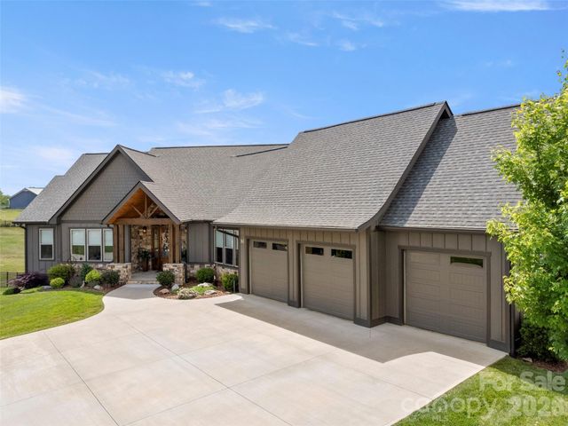 363 Samuel Drive, Mills River, NC 28759