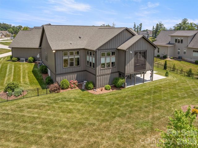 363 Samuel Drive, Mills River, NC 28759