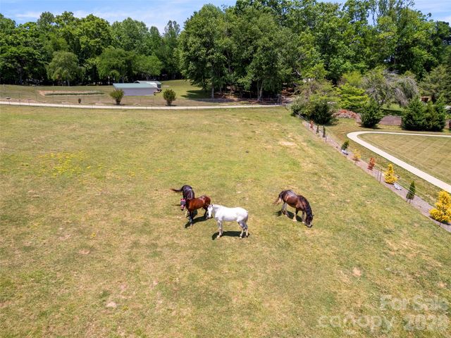 363 Samuel Drive, Mills River, NC 28759