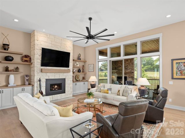 363 Samuel Drive, Mills River, NC 28759
