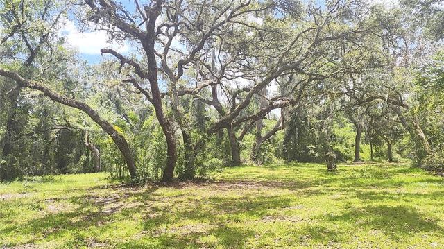 5540 CYRIL DRIVE, Dade City, FL 33523