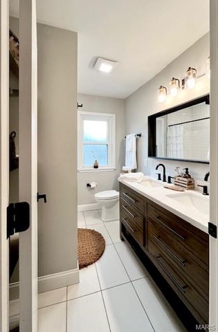 5201 Kingwood Drive, St Louis, MO 63123