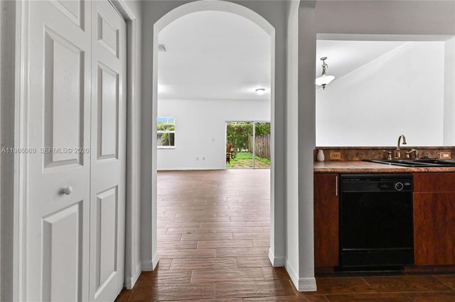 5043 SW 140th Ter, Miramar, FL 33027