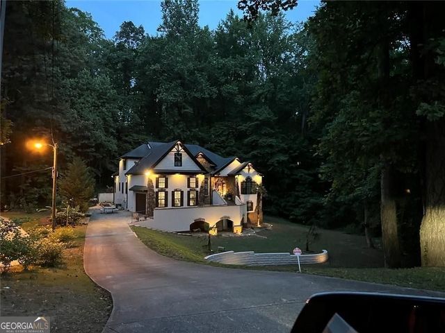 2864 Sandpiper Circle SW, Atlanta, GA 30311