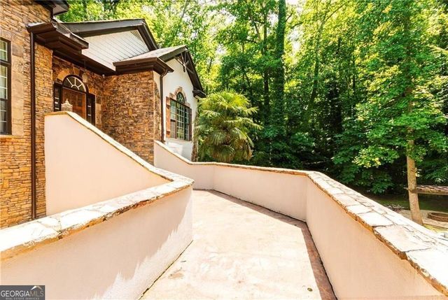 2864 Sandpiper Circle SW, Atlanta, GA 30311
