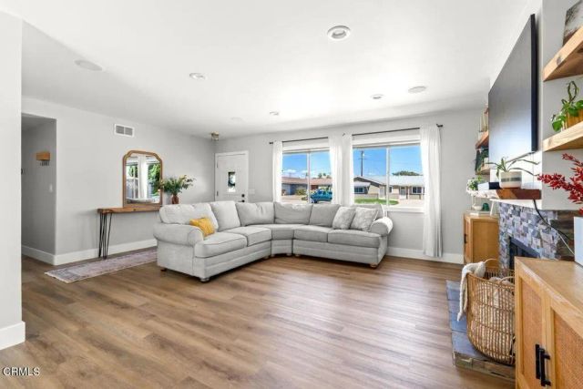 1233 Winford Avenue, Ventura, CA 93004
