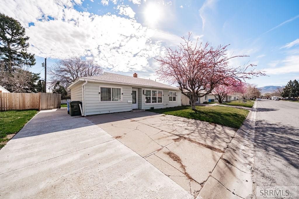 Image 2 of property listing at 1040 Everett Avenue, Pocatello, ID 83201