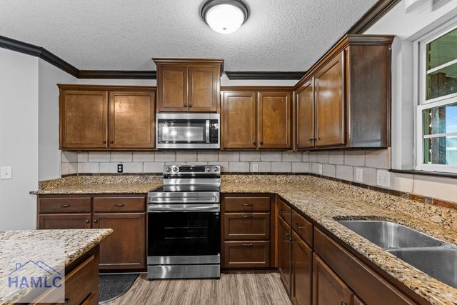 32 Whitaker Way, Midway, GA 31320