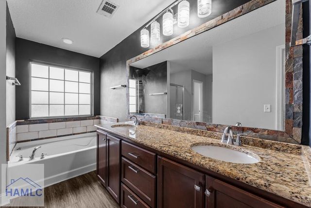 32 Whitaker Way, Midway, GA 31320