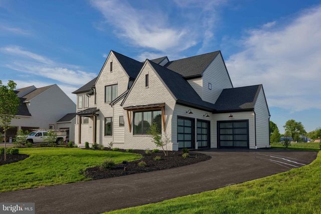 837 WHEATFIELD LN, Lebanon, PA 17042
