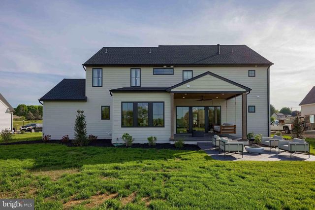 837 WHEATFIELD LN, Lebanon, PA 17042