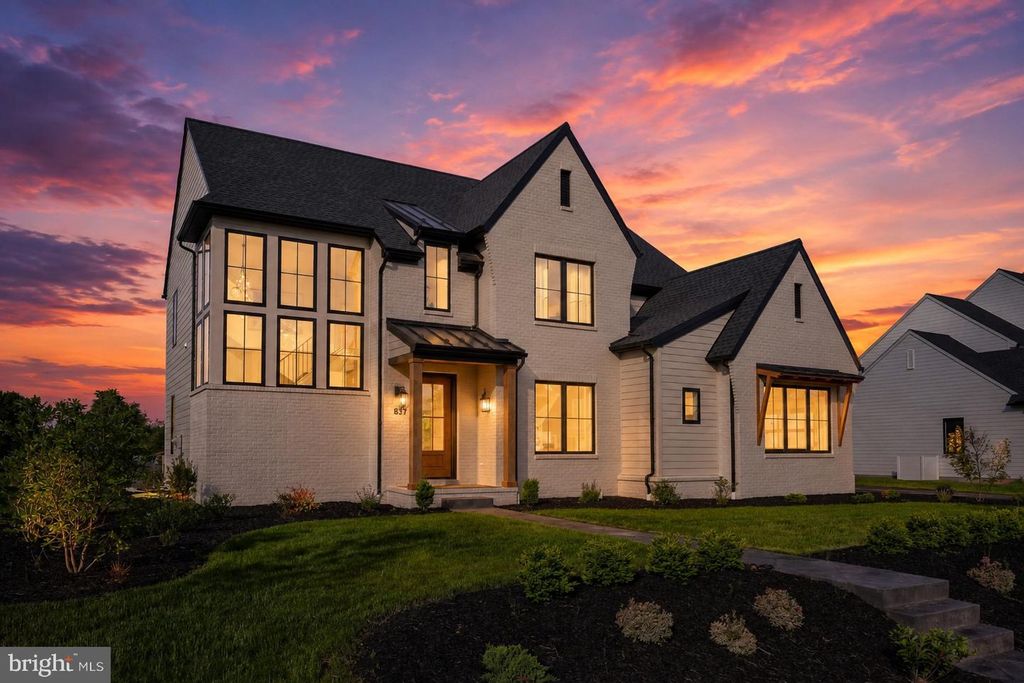 837 WHEATFIELD LN, Lebanon, PA 17042