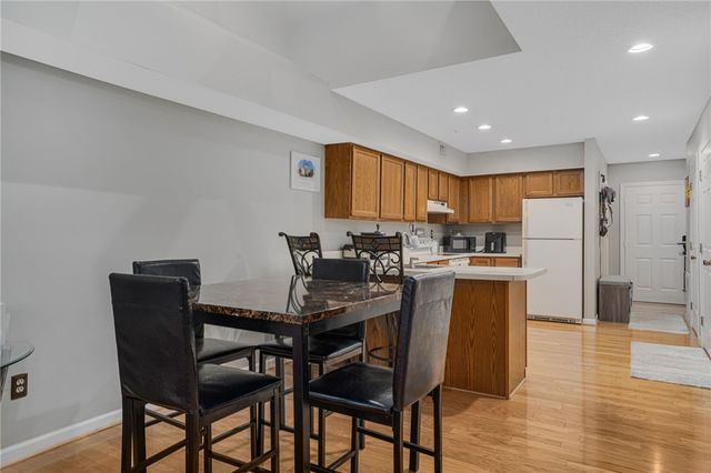 3524 West Shore Road 505, Warwick, RI 02886