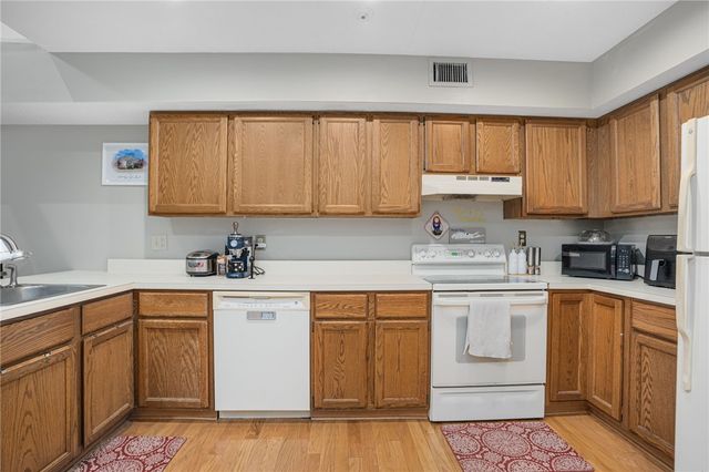 3524 West Shore Road 505, Warwick, RI 02886