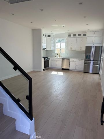 11428 Kagel Canyon St, Sylmar, CA 91342