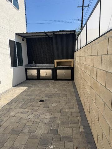 11428 Kagel Canyon St, Sylmar, CA 91342