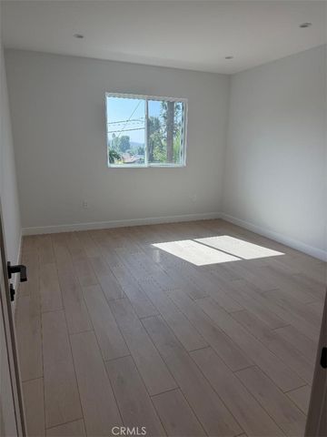 11428 Kagel Canyon St, Sylmar, CA 91342