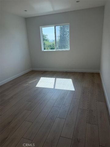 11428 Kagel Canyon St, Sylmar, CA 91342