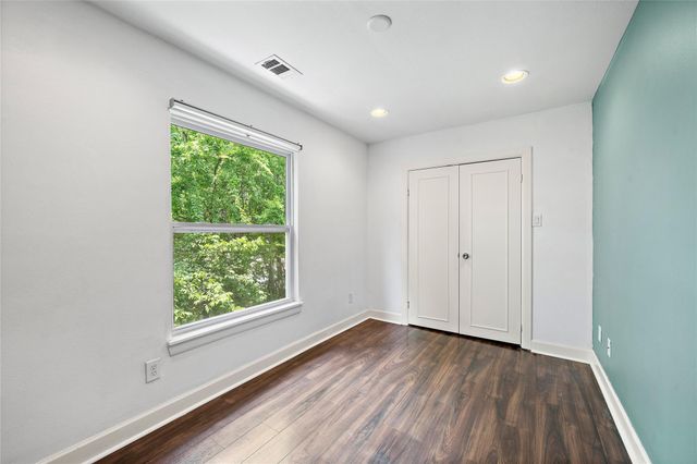 2413 Emancipation Avenue, Houston, TX 77004