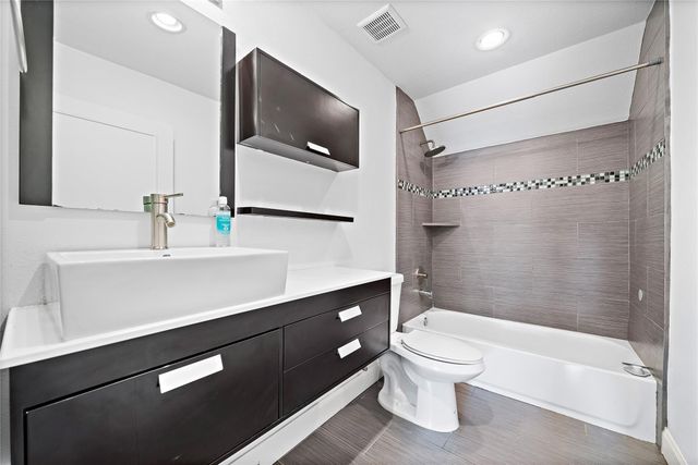 2413 Emancipation Avenue, Houston, TX 77004