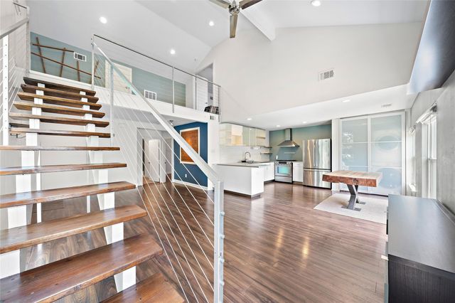 2413 Emancipation Avenue, Houston, TX 77004