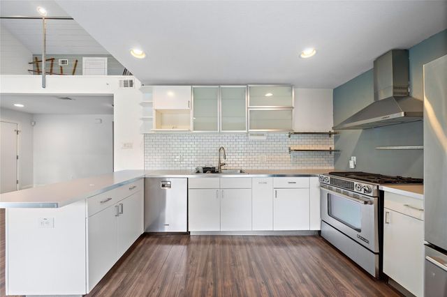 2413 Emancipation Avenue, Houston, TX 77004