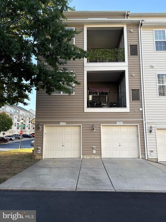 15227 LANCASHIRE DR, Woodbridge, VA 22191