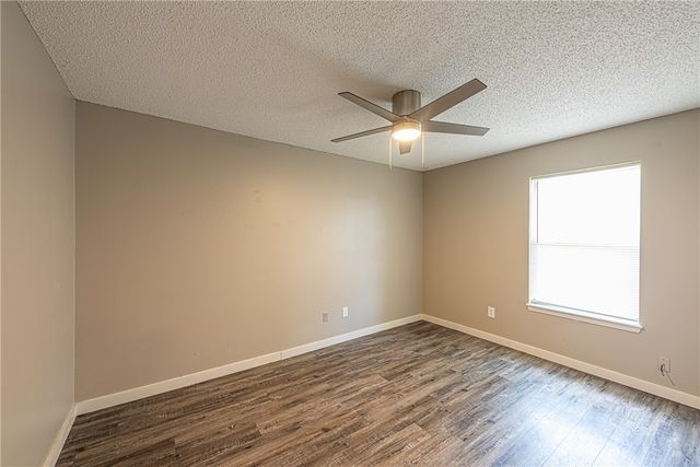 1211 Walnut Place, Elkins, AR 72727