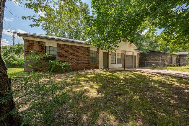 1211 Walnut Place, Elkins, AR 72727