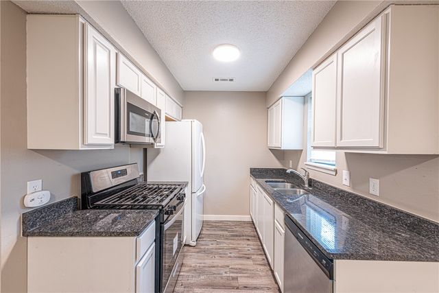 1211 Walnut Place, Elkins, AR 72727