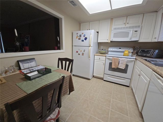 5064 LIVE OAK CIR 5064, Bradenton, FL 34207
