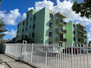 1530 SW 2nd St 104, Miami, FL 33135