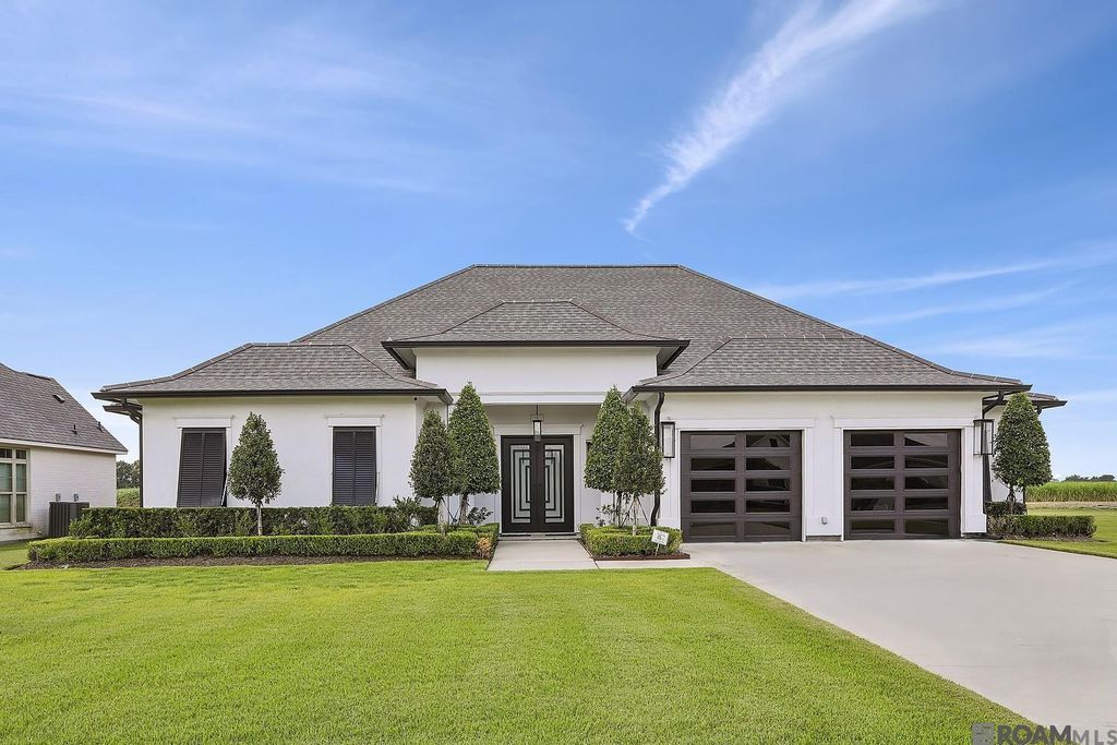 2073 Silverstone Ave, Port Allen, LA 70767
