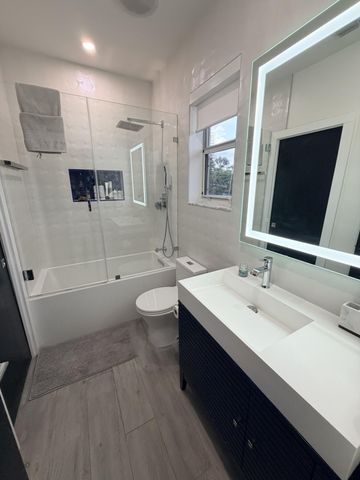 7952 NW 161ST Terrace, Miami Lakes, FL 33016