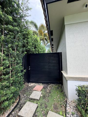 7952 NW 161ST Terrace, Miami Lakes, FL 33016