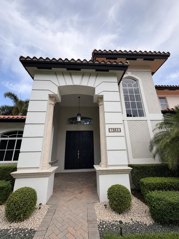 7952 NW 161ST Terrace, Miami Lakes, FL 33016