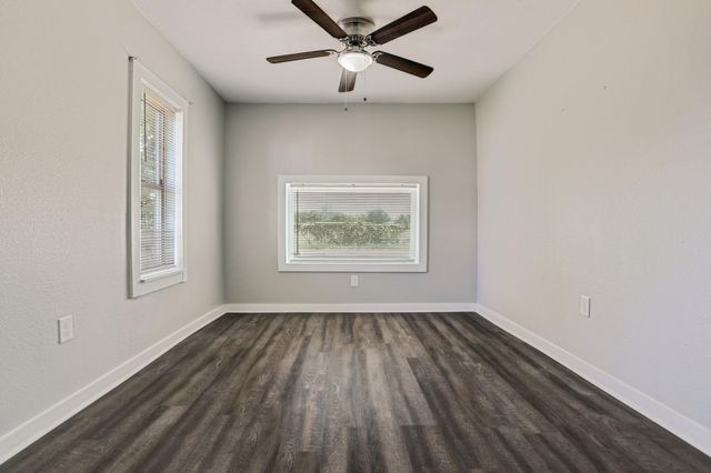 308 Bennett Drive, West Columbia, TX 77486