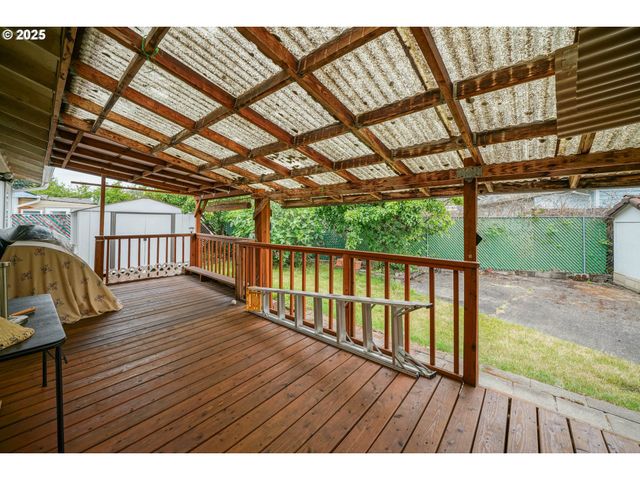 1526 ROYALTY Dr, Salem, OR 97301