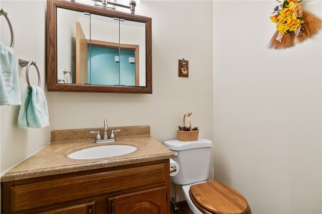 226 Carters Grove Dr, Richland, PA 15044