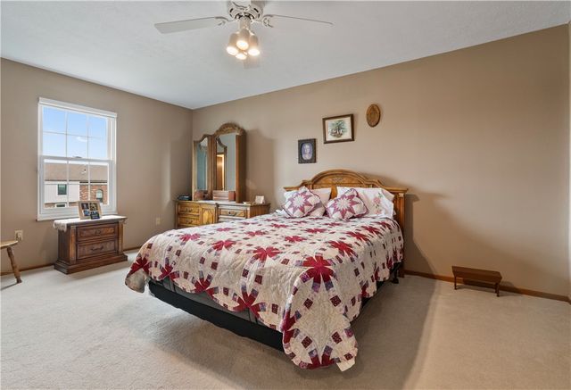 226 Carters Grove Dr, Richland, PA 15044