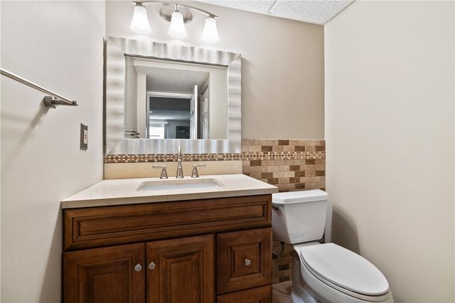 226 Carters Grove Dr, Richland, PA 15044