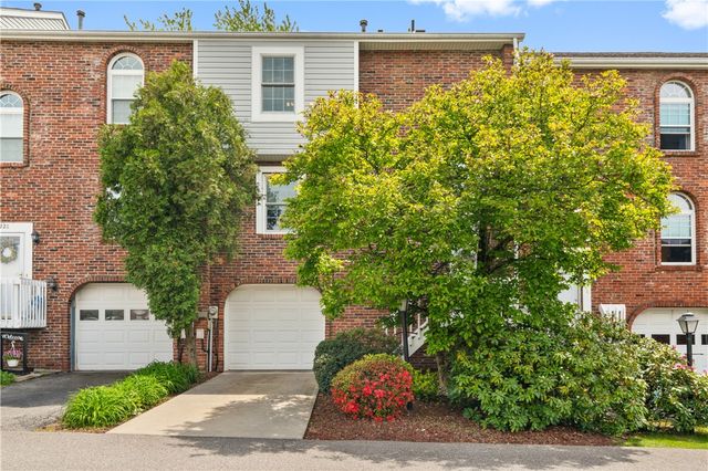 226 Carters Grove Dr, Richland, PA 15044