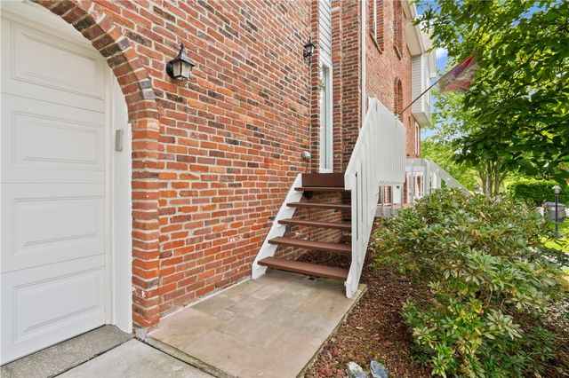 226 Carters Grove Dr, Richland, PA 15044