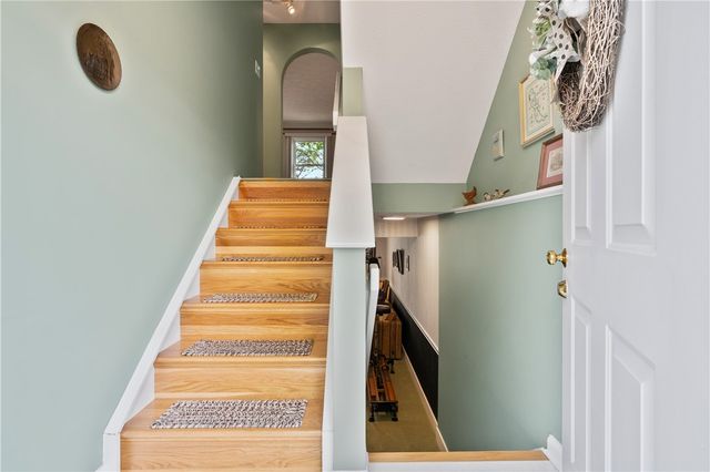 226 Carters Grove Dr, Richland, PA 15044